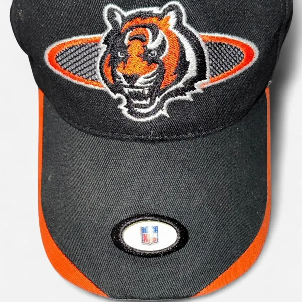 Vintage 90s NFL Cincinnati Bengals Adjustable Hat with Embroidered Tiger Logo